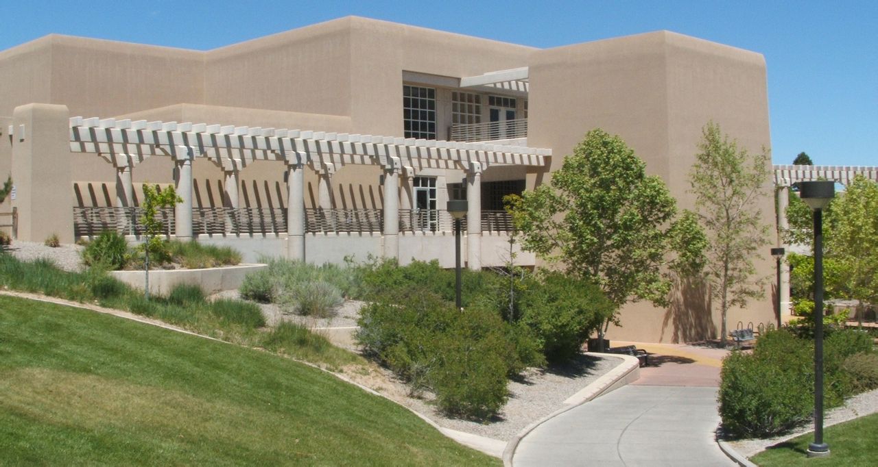 university of new mexico 院校地址美国新墨西哥州阿尔伯克基市 学费
